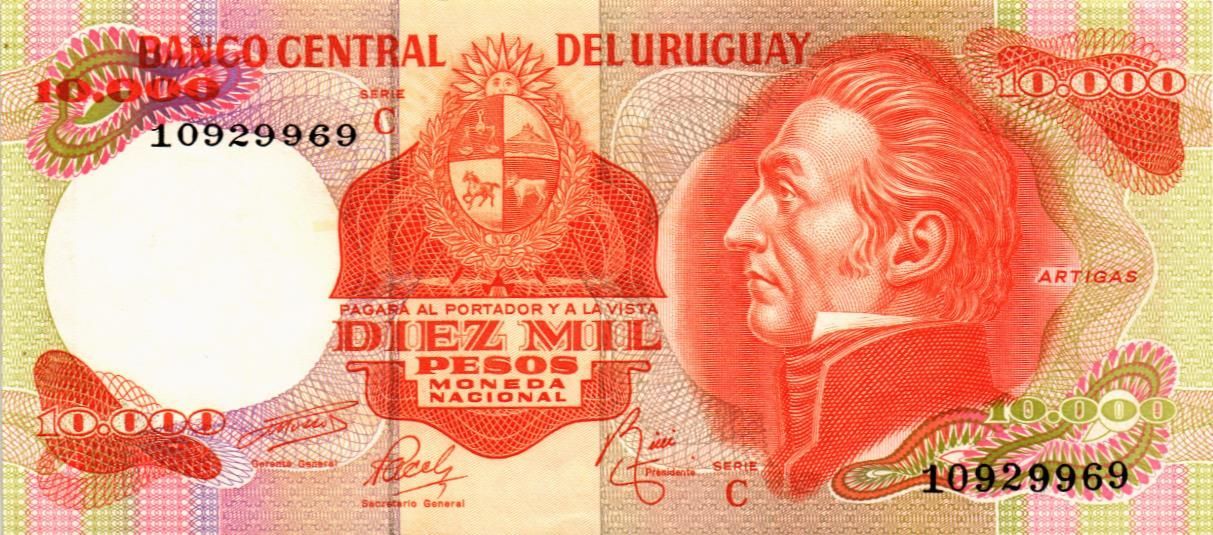 УРУГВАЙ 10000 ПЕСО